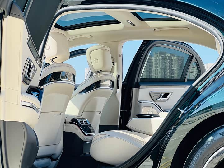 Фото 5 - Mercedes-Benz S-Class