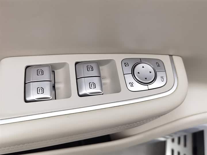 Фото 9 - LiXiang One