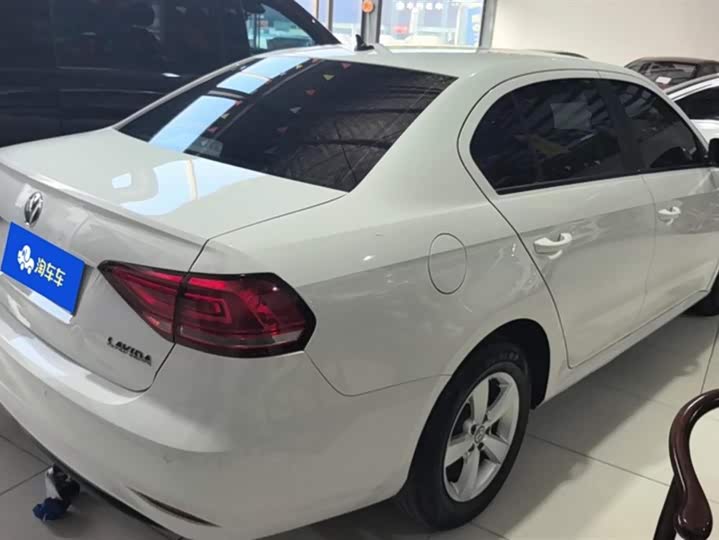 Фото 3 - Volkswagen Lavida