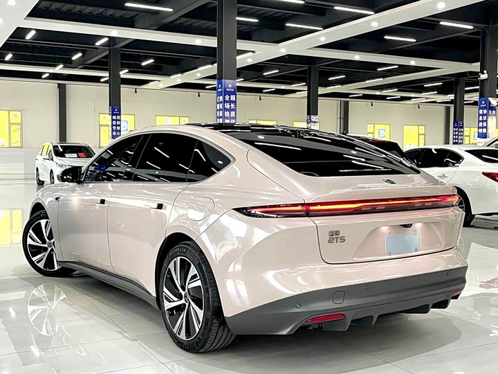 Фото 7 - Nio ET5