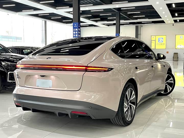 Фото 9 - Nio ET5