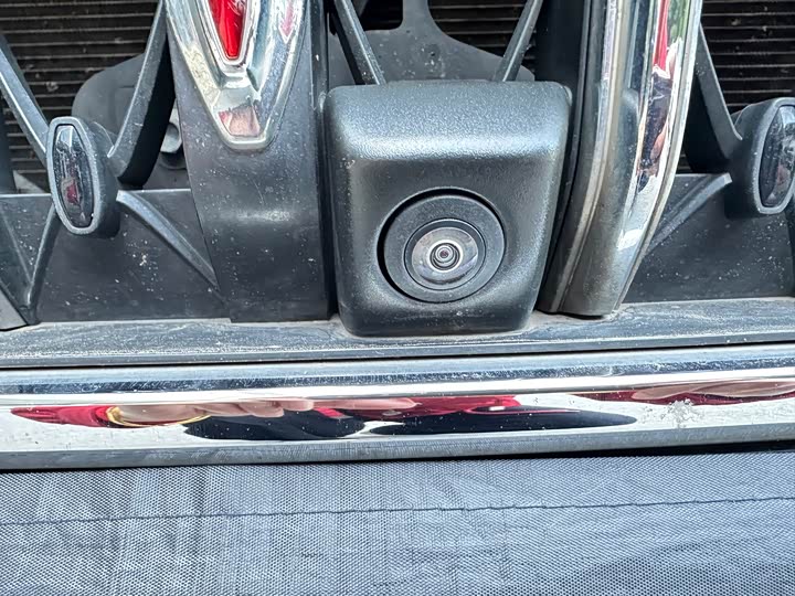 Фото 4 - Hongqi HS5