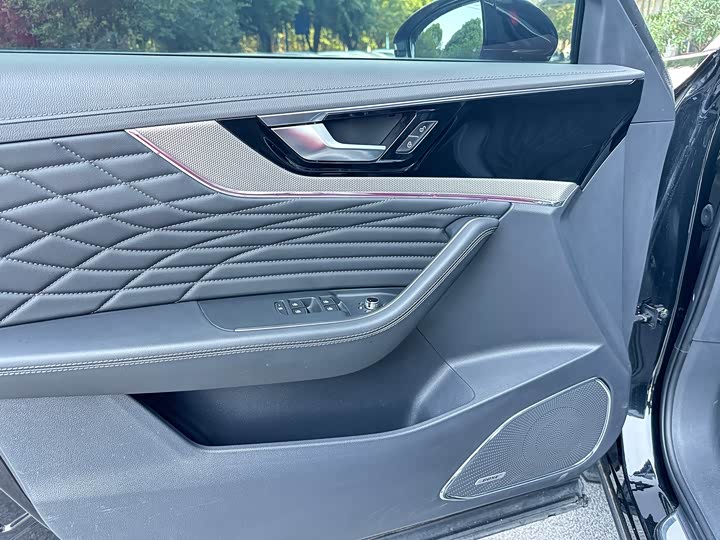 Фото 6 - Hongqi HS5