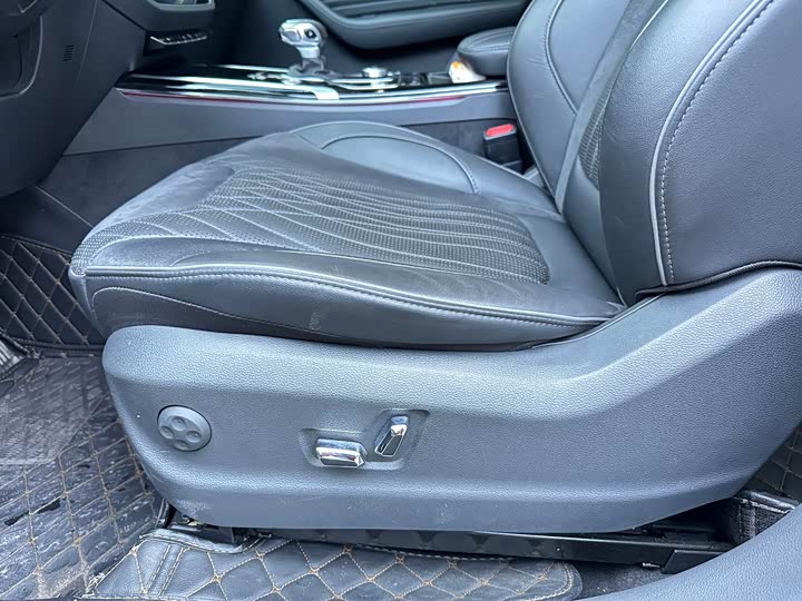 Фото 7 - Hongqi HS5