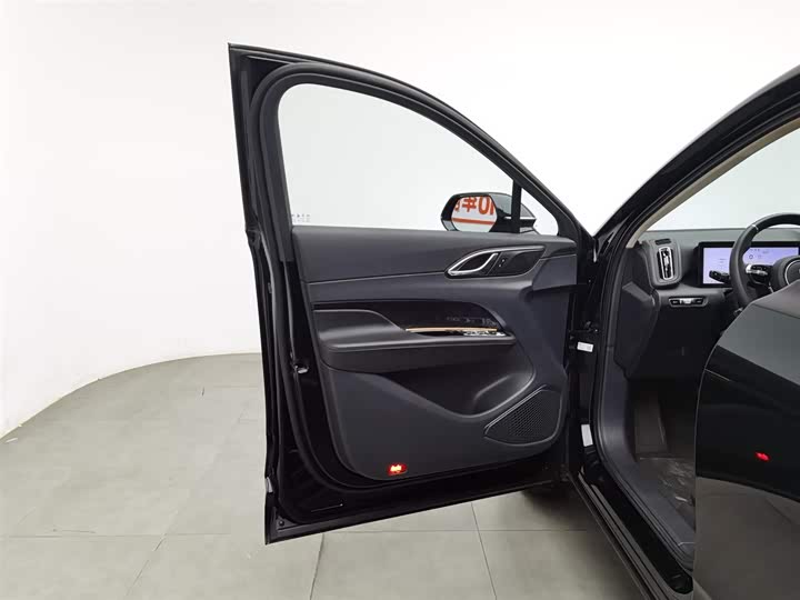 Фото 8 - Hongqi HS3