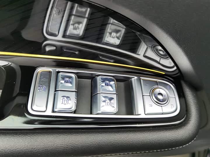 Фото 9 - Hongqi HS3