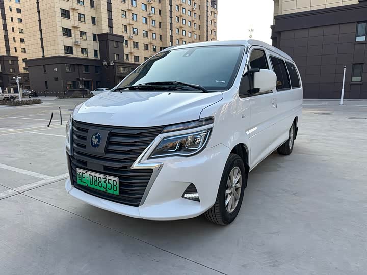Фото 1 - Dongfeng Forthing Lingzhi M5 EV