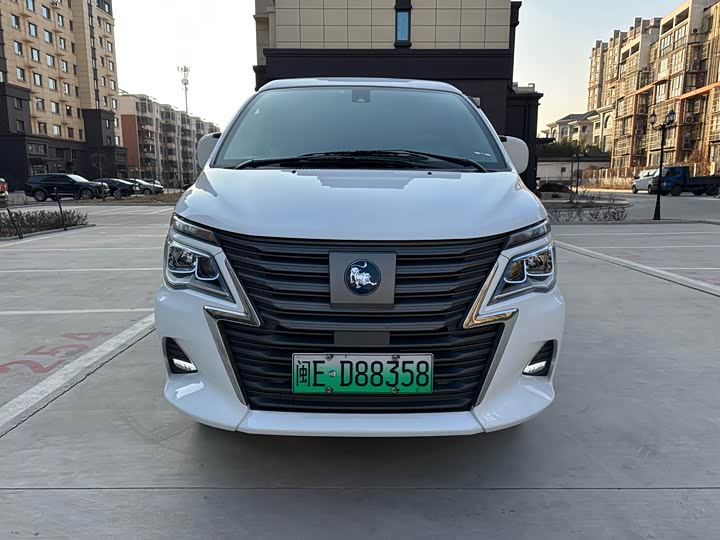 Фото 2 - Dongfeng Forthing Lingzhi M5 EV