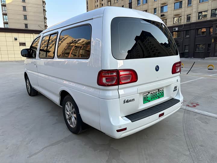 Фото 4 - Dongfeng Forthing Lingzhi M5 EV
