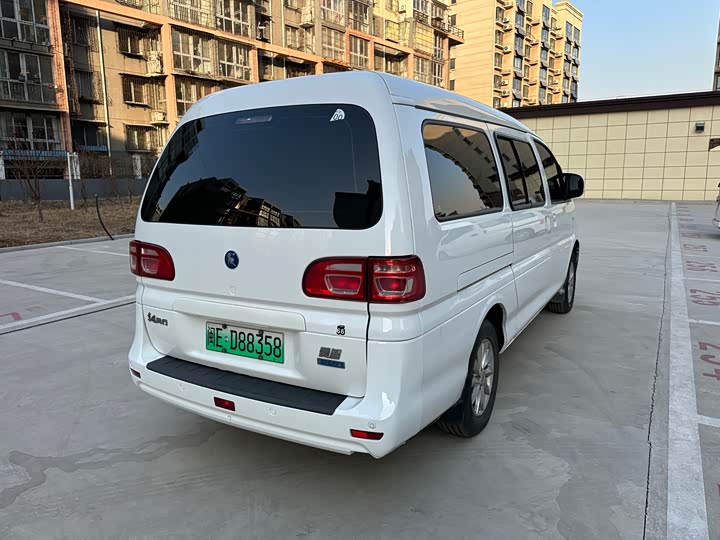 Фото 6 - Dongfeng Forthing Lingzhi M5 EV