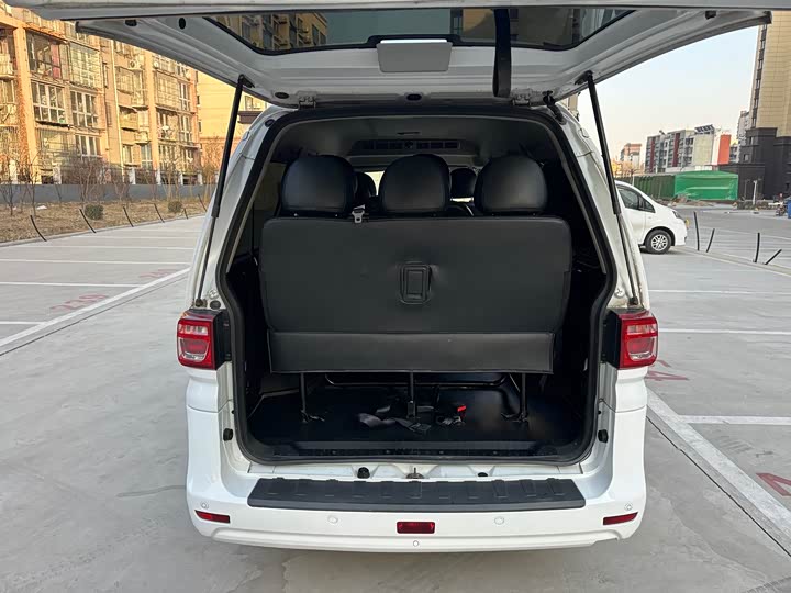 Фото 7 - Dongfeng Forthing Lingzhi M5 EV