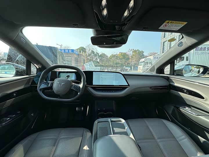 Фото 9 - Hongqi EH7