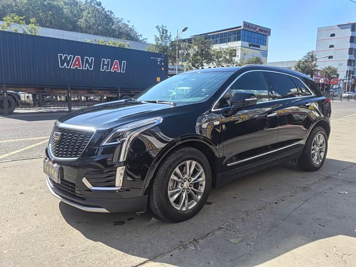 Фото 1 - Cadillac XT5