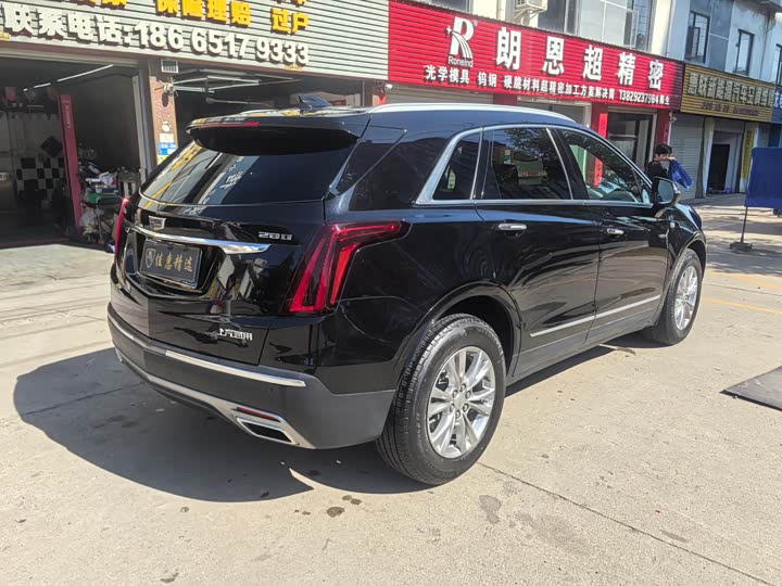 Фото 9 - Cadillac XT5