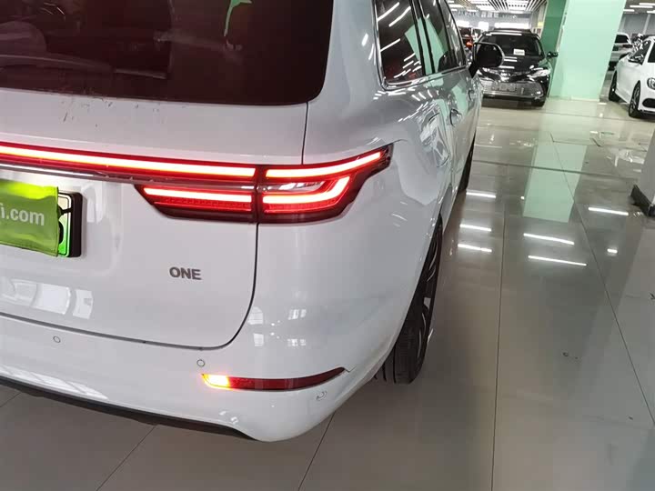 Фото 8 - LiXiang One