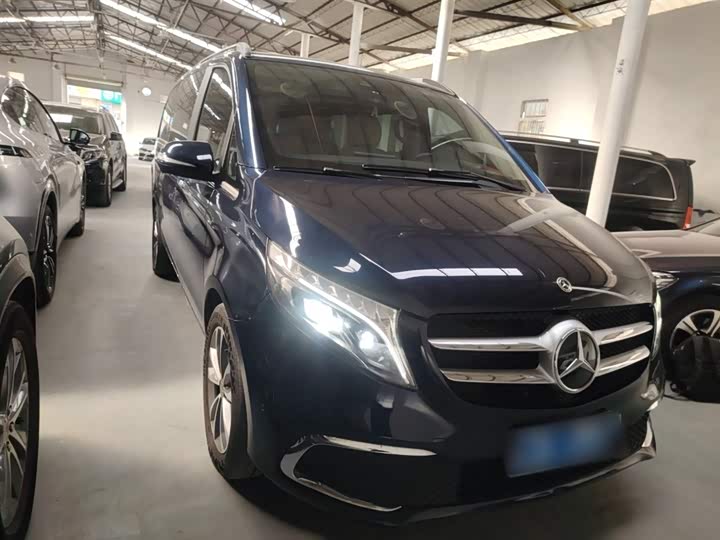 Фото 4 - Mercedes-Benz V-Class