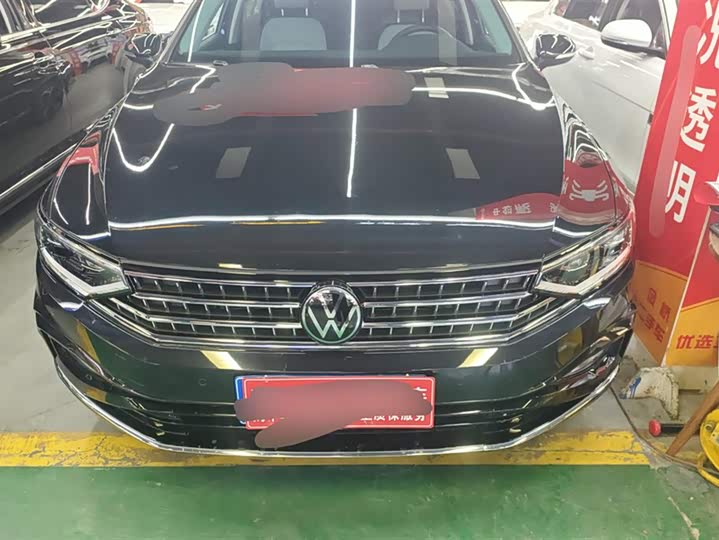 Фото 2 - Volkswagen Magotan