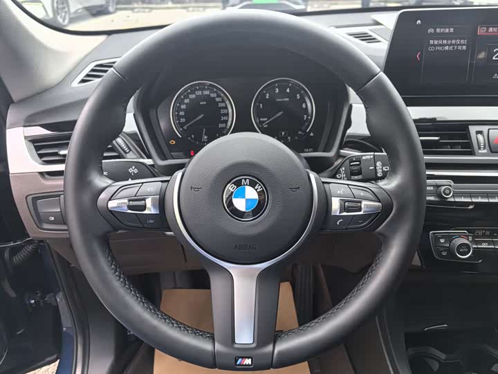 Фото 9 - BMW X1