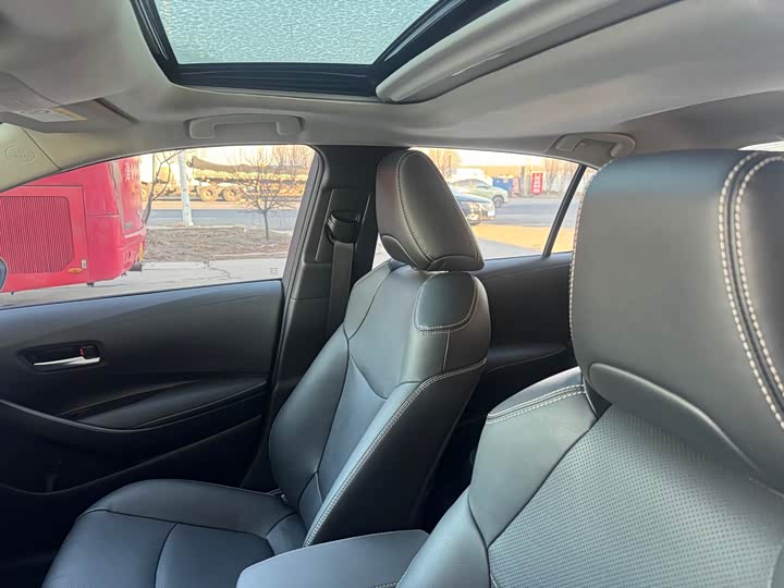 Фото 7 - Toyota Corolla