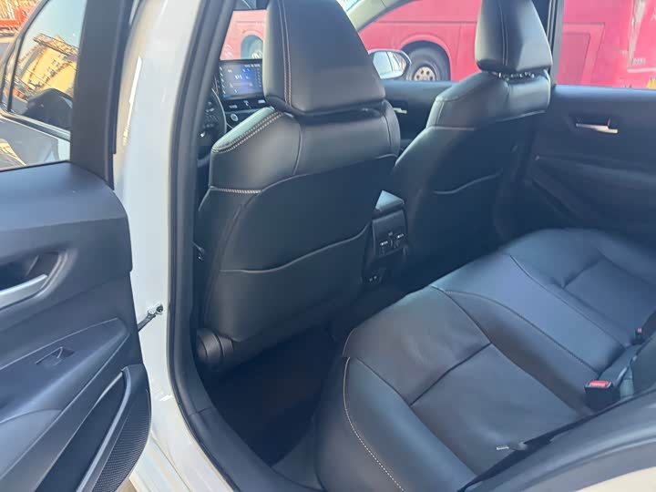 Фото 8 - Toyota Corolla