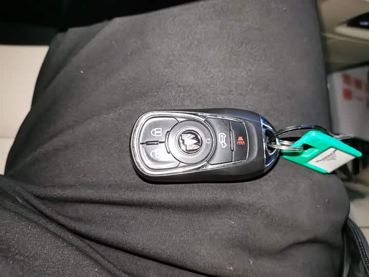 Фото 9 - Buick GL8 ES