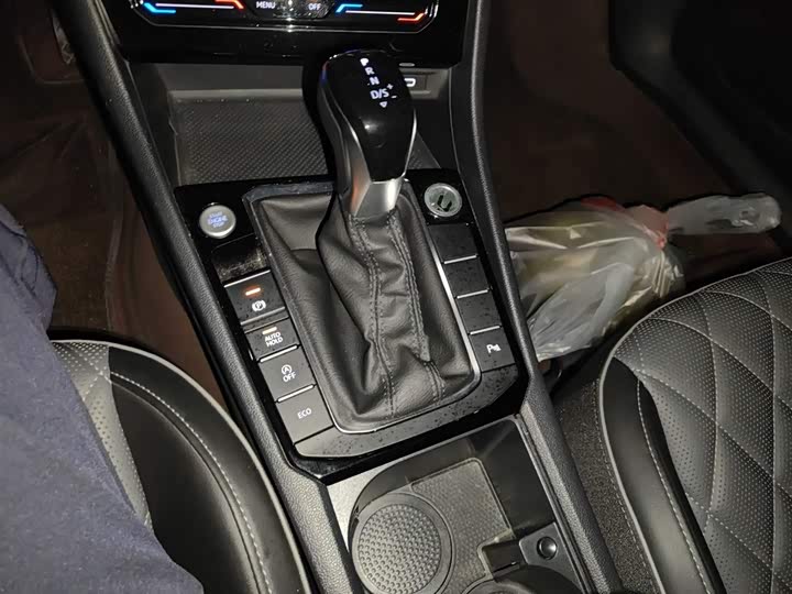 Фото 7 - Volkswagen Sagitar L