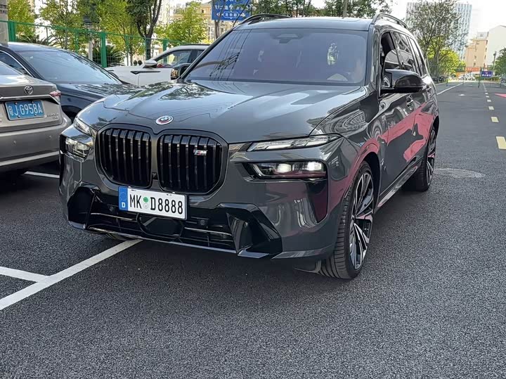 Фото 2 - BMW X7