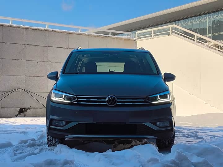 Фото 3 - Volkswagen Touran L