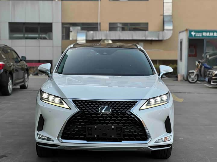 Фото 2 - Lexus RX