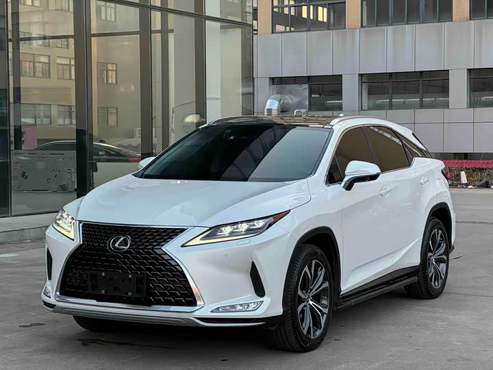 Фото 3 - Lexus RX