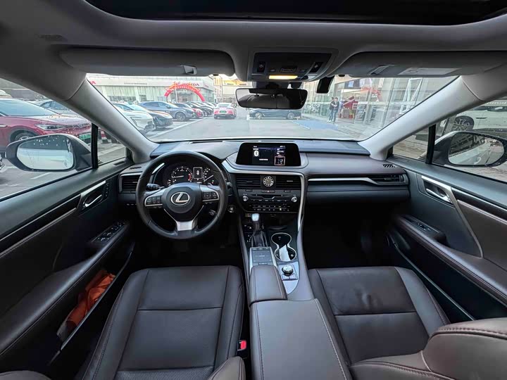 Фото 6 - Lexus RX