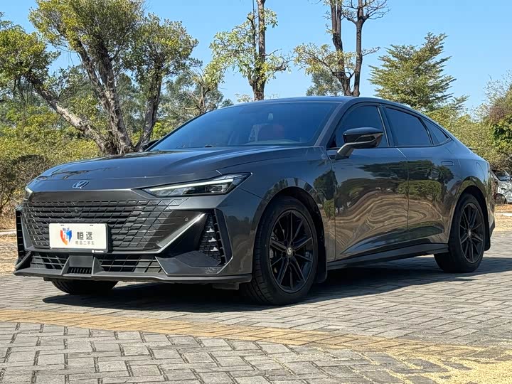 Фото 1 - Changan UNI-V