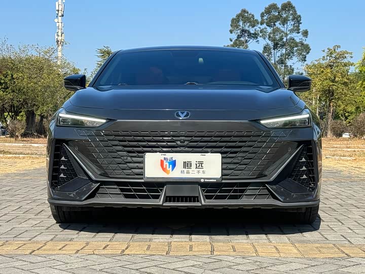 Фото 2 - Changan UNI-V