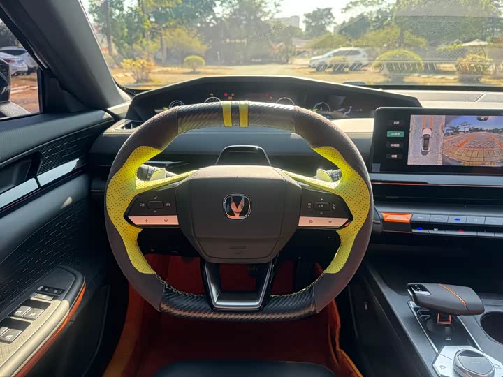 Фото 8 - Changan UNI-V