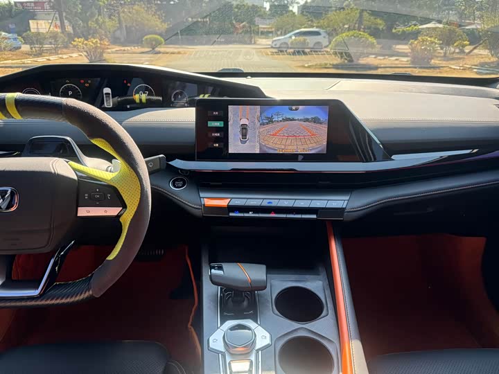 Фото 9 - Changan UNI-V