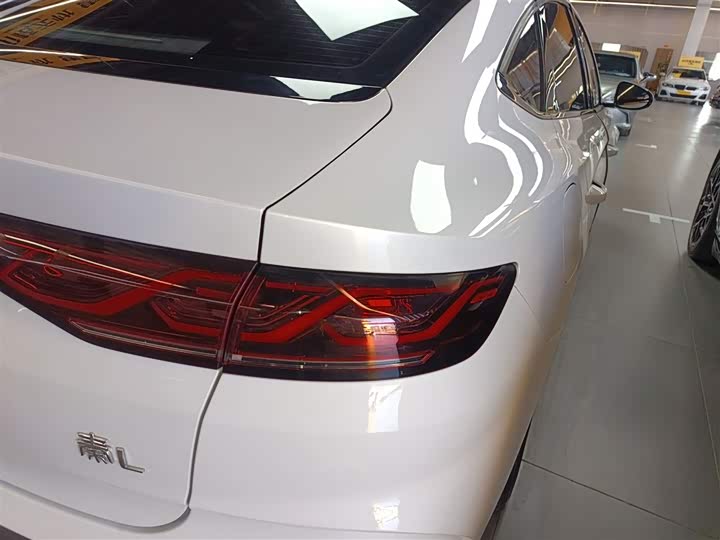 Фото 8 - BYD Qin L