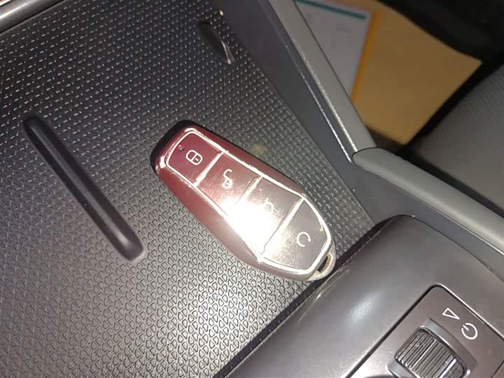 Фото 9 - BYD Qin L