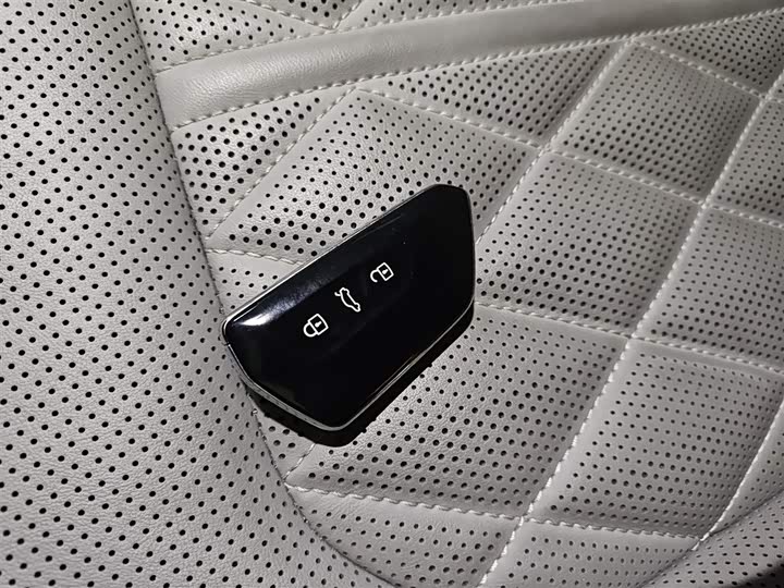 Фото 9 - Volkswagen Tavendor