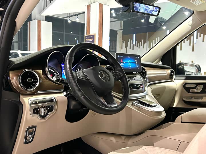 Фото 5 - Mercedes-Benz V-Class