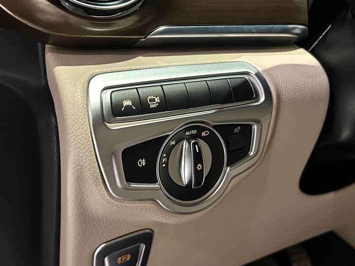 Фото 8 - Mercedes-Benz V-Class