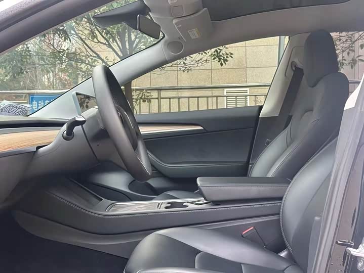 Фото 7 - Tesla Model 3