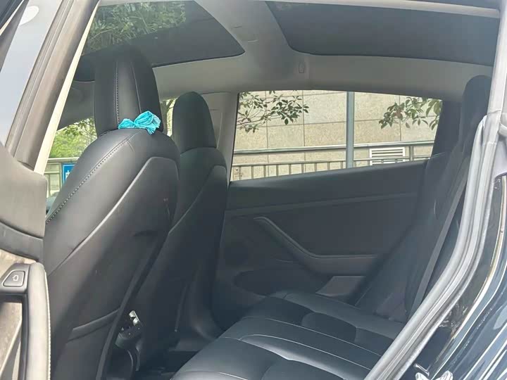 Фото 8 - Tesla Model 3