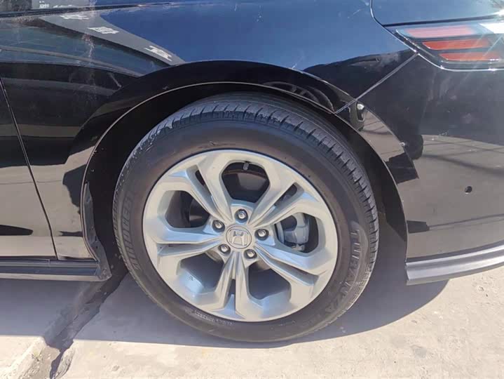 Фото 6 - Honda Accord