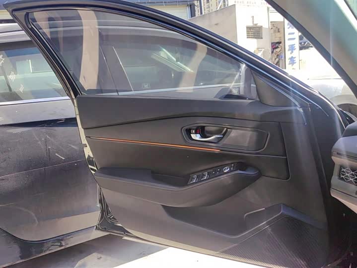 Фото 7 - Honda Accord