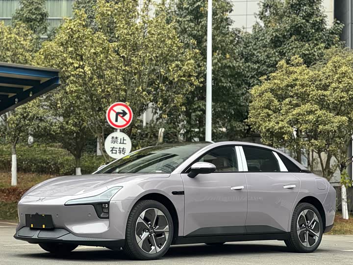 Фото 1 - XPeng Mona M03