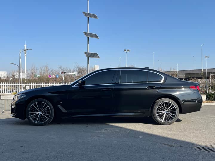 Фото 3 - BMW 5 Series