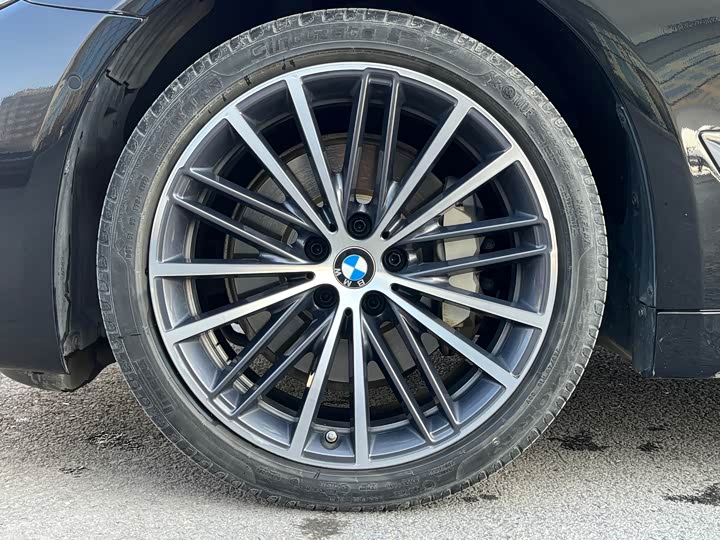 Фото 9 - BMW 5 Series