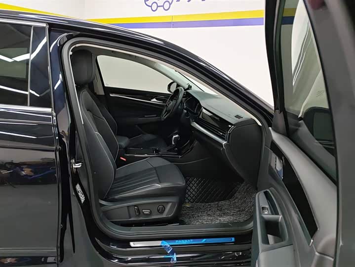 Фото 8 - Volkswagen Passat