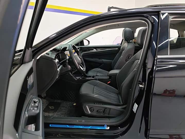 Фото 9 - Volkswagen Passat