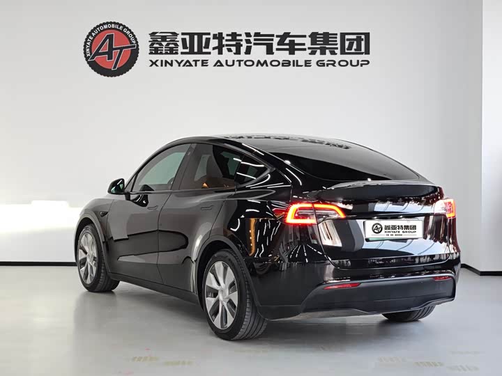 Фото 4 - Tesla Model Y